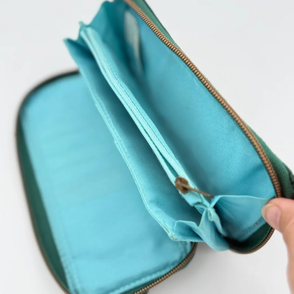 Travelon RFID Blocking Wristlet Wallet Womens Green Nylon Zip Around Clutch